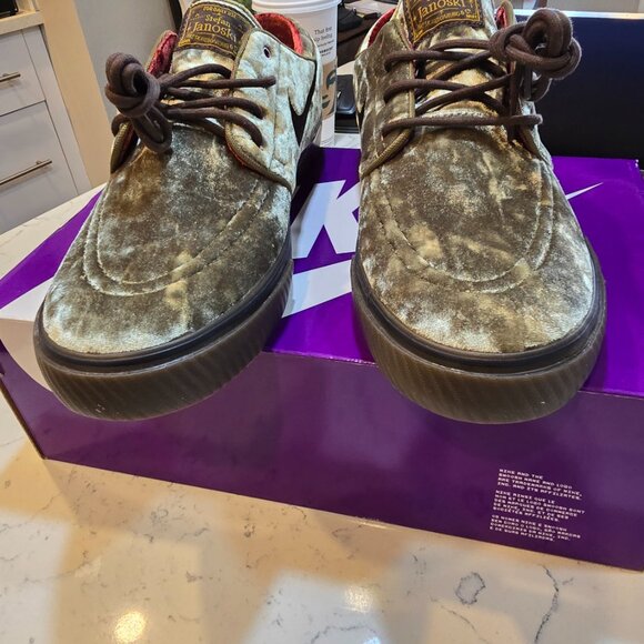 Nike SB Zoom Janoski OG+ SE “City of Cinema” - Medium Olive (FZ1302-200) SZ 10 - Picture 5 of 10